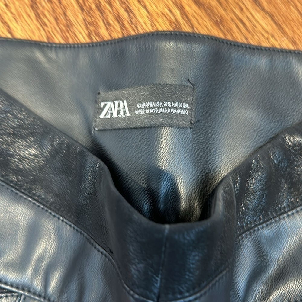 Zara Faux Leather Jeggings - Picture 3 of 3